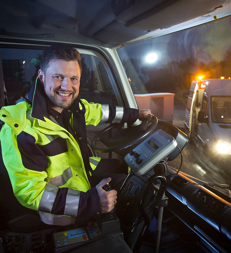 Mitarbeiter der Stadtwerke Bochum am Steuer eines Fahrzeugs